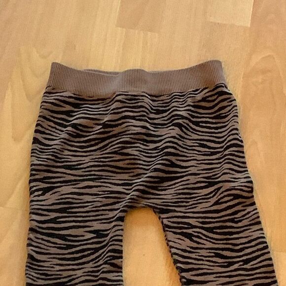 NIKIBIKI SEAMLESS LEGGINGS  - Picture 2 of 5